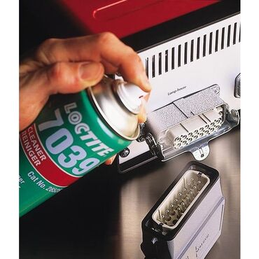 7039 - Reinigingsspray voor het reinigen van elektrische contacten die blootstaan aan vocht of andere verontreiniging